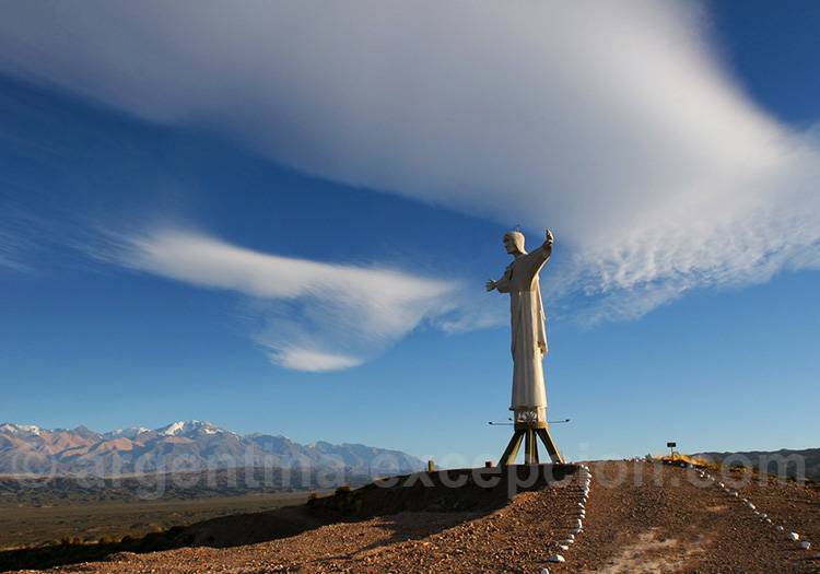 Cristo Rey de la vallée de Tupungato Cristo Rey de la vallée de Tupungato