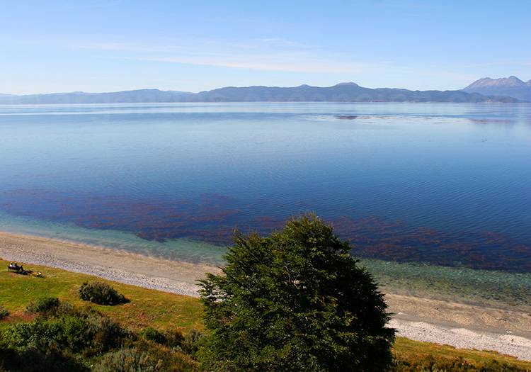 Le canal Beagle, frontière sud du parc Terre de Feu Le canal Beagle, frontière sud du parc Terre de Feu
