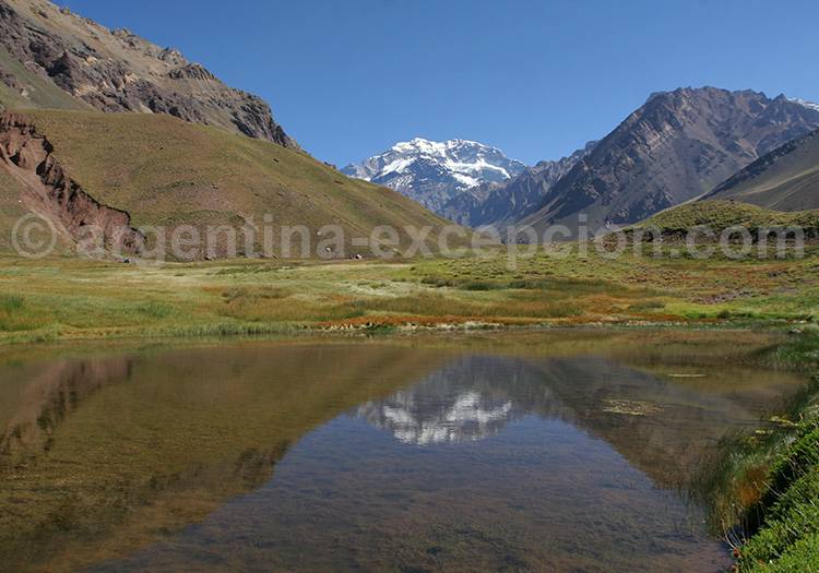 Lagune Horcones et Cerro Aconcagua, Mendoza Lagune Horcones et Cerro Aconcagua, Mendoza