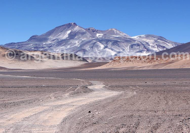 Volcan Ojos del Salado, Catamarca volcan catamarca argentine