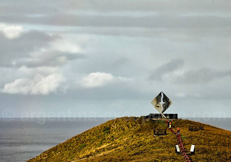 L'albatros, mémorial en hommage aux marins L'albatros, mémorial en hommage aux marins