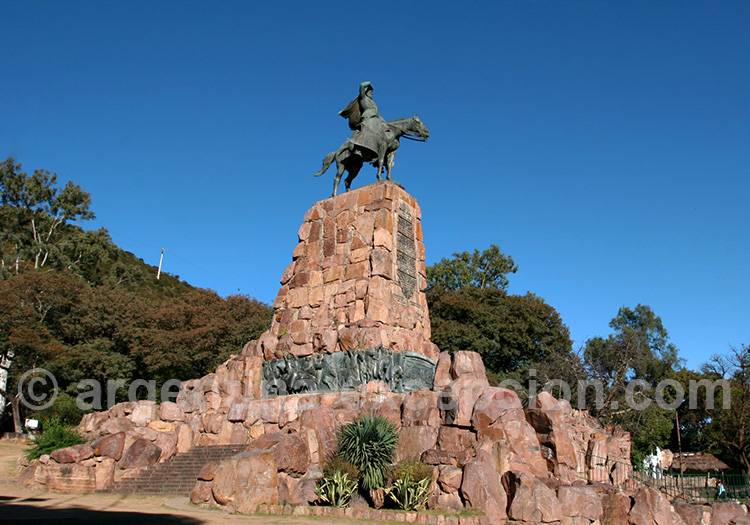 Monument général Guemes, Salta Monument général Guemes, Salta