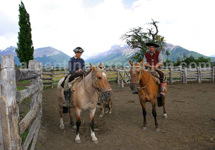 Gauchos de l'estancia Nibepo Aike Gauchos de l'estancia Nibepo Aike