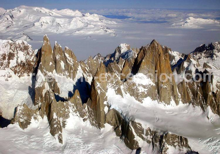 El Chaltén et le massif du Fitz Roy El Chaltén et le massif du Fitz Roy