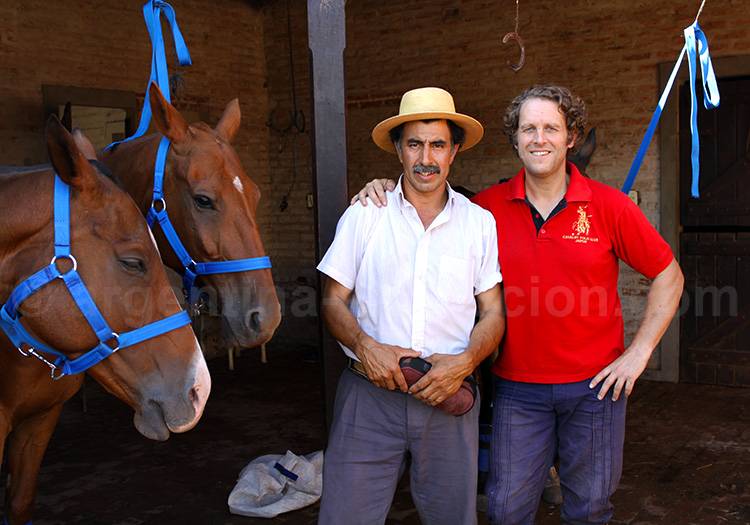 Poliste et Petisero, Buenos Aires Poliste et Petisero, Buenos Aires