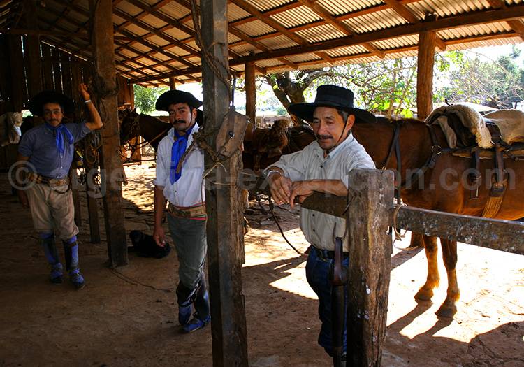 Rencontres avec les gauchos de l'estancia Santa Cecilia, Misiones Rencontres avec les gauchos de l'estancia Santa Cecilia, Misiones