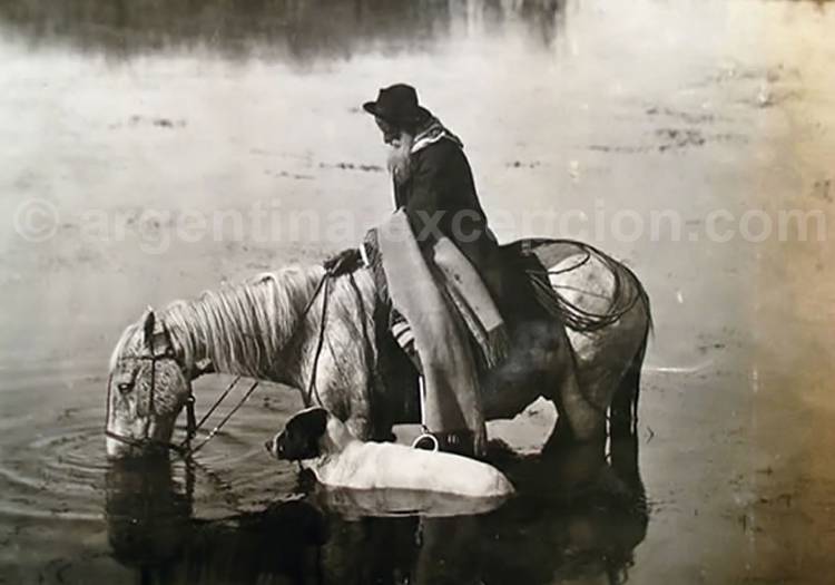 Cavalier dans les marais - Crédit Witcomb - archives de la Nación Cavalier dans les marais - Crédit Witcomb - archives de la Nación