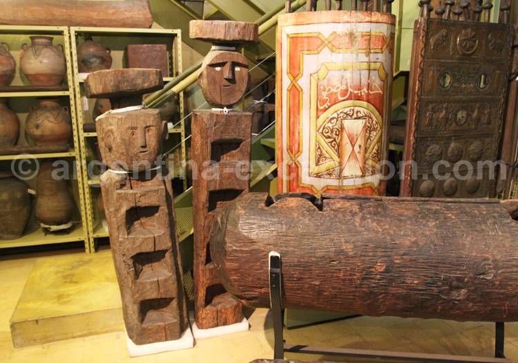 Chemamulls mapuches, musée Ambrosetti Chemamulls mapuches, musée Ambrosetti