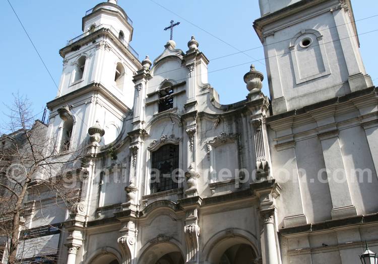 La Manzana de Las luces et l'Eglise de San Ignacio, Monserrat La Manzana de Las luces et l'Eglise de San Ignacio, Monserrat
