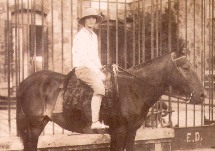 Madame Fuchs Valon en 1930 Madame Fuchs Valon en 1930