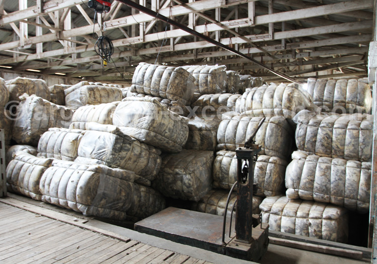 Ballots de laine entreposés, Patagonie Ballots de laine entreposés, Patagonie