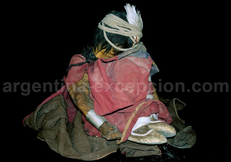 Llullaillaco, jeune homme. Credit Johan Reinhard jeune homme momie llullaillaco