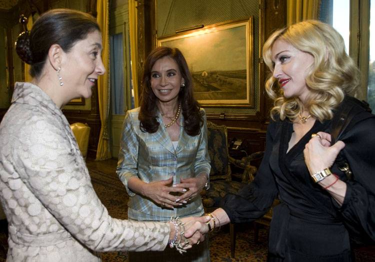 Rencontre entre Madonna, Betancourt et Kirchner Rencontre entre Madonna, Betancourt et Kirchner