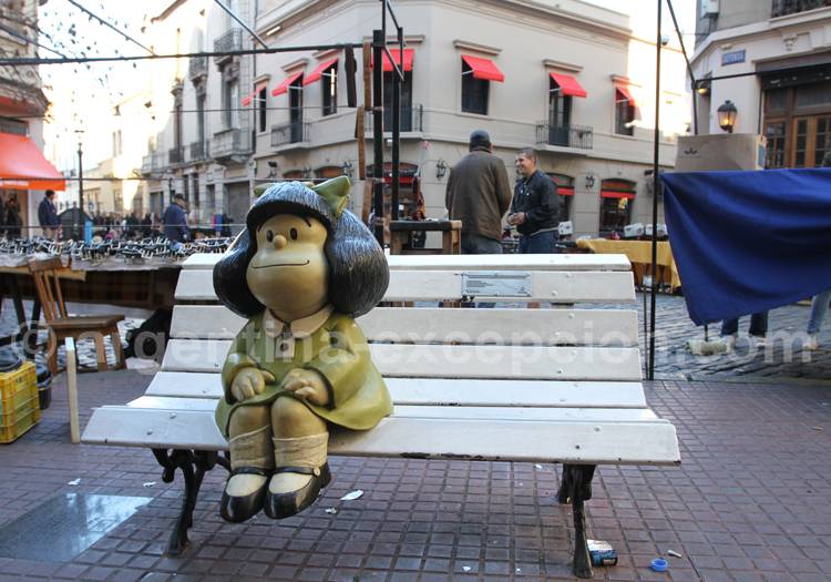 Statue de Mafalda à San Telmo Statue de Mafalda à San Telmo