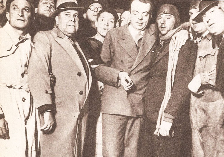 Arrivée à l'aéroport de Los Tamarindos (rebaptisé Plumerillo) Arrivée à l'aéroport de Los Tamarindos (rebaptisé Plumerillo)