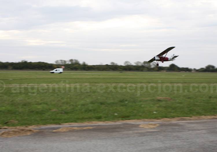 Survol du laté 28 à Moron Survol du laté 28 à Moron