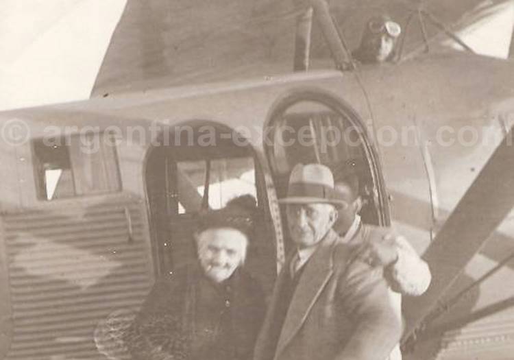 Trelew, vol d'Elena Powell de Jones le 27-05-29 (Archivo Histórico de Trelew) Trelew, vol d'Elena Powell de Jones le 27-05-29 (Archivo Histórico de Trelew)