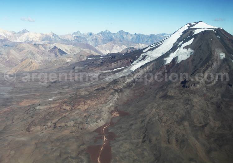 Frontière chilienne et volcan Maipó Frontière chilienne et volcan Maipó