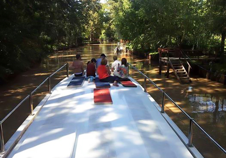 Dans les canaux du delta sur le Bruma Dans les canaux du delta sur le Bruma