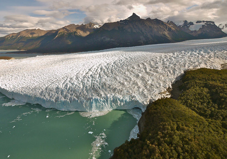 Glacier Perito moreno. Credit Glaciarium Glacier Perito moreno. Credit Glaciarium