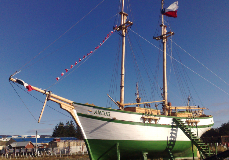 Goélette Ancud Ancud, Musée Nao Victoria, Punta Arenas. CC wikimedia Goélette Ancud Ancud, Musée Nao Victoria, Punta Arenas. CC wikimedia