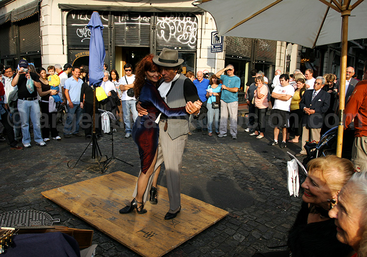 La milonga dans la rue, Buenos Aires La milonga dans la rue, Buenos Aires