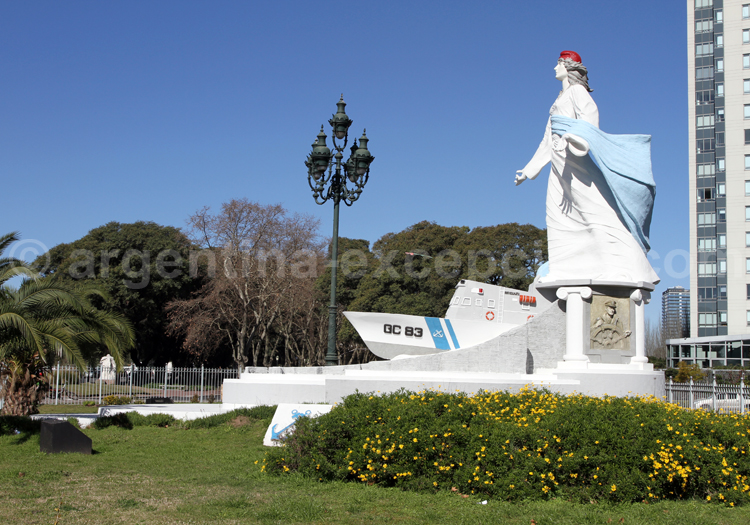 Monument aux gardes côtes, Puerto Madero Monument aux gardes côtes, Puerto Madero