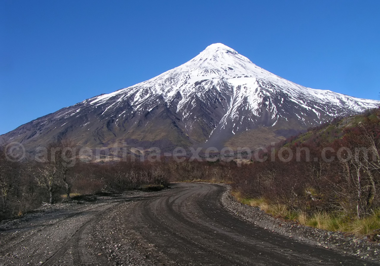 Arrivée au Paso Mamuil Malal, base de départ de l'ascension du volcan Lanin Arrivée au Paso Mamuil Malal, base de départ de l'ascension du volcan Lanin