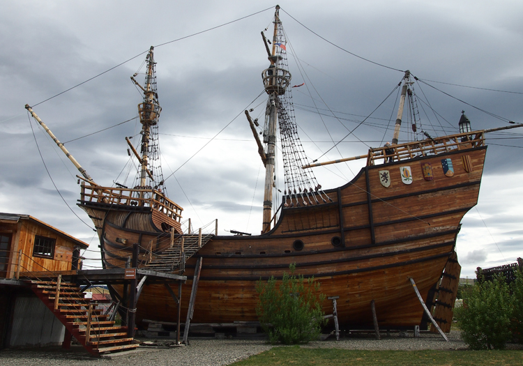 Le vaisseau Nao Victoria, Punta Arenas. Le vaisseau Nao Victoria, Punta Arenas.