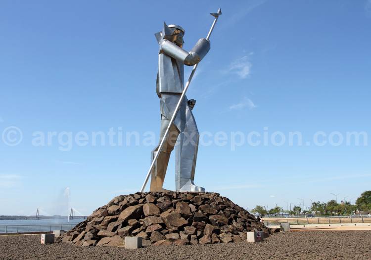Monument Andrés Guaçurari, Posadas, Misiones Monument Andrés Guaçurari, Posadas, Misiones