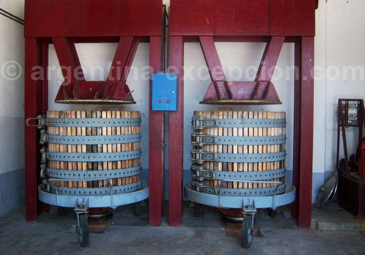 Visiter la bodega Carmelo Patti, Luján de Cuyo, Argentine avec l'agence de voyage Argentina Excepción Visiter la bodega Carmelo Patti, Luján de Cuyo, Argentine avec l'agence de voyage Argentina Excepción