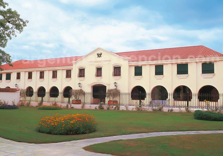 Visiter la bodega Lopez, Maipú, Argentine avec l'agence de voyage Argentina Excepción Visiter la bodega Lopez, Maipú, Argentine avec l'agence de voyage Argentina Excepción