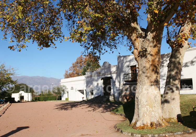 Visiter la bodega La Banda, vallées Calchaquies, Argentine avec l'agence de voyage Argentina Excepción Visiter la bodega La Banda, vallées Calchaquies, Argentine avec l'agence de voyage Argentina Excepción