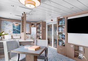 Bibiothèque du bateau de croisière haut de gamme Ocean Victory en Antarctique Bibiothèque du bateau de croisière haut de gamme Ocean Victory en Antarctique