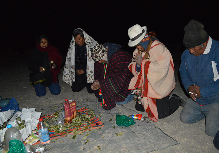 Fête de la Pachamama à San Antonio de los Cobres Fête de la Pachamama à San Antonio de los Cobres