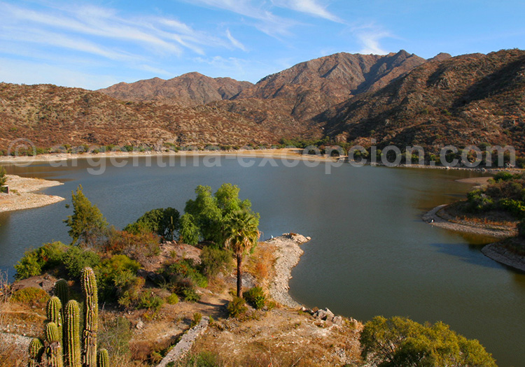 Retenue d'eau de San Juan de Valle Fertil Retenue d'eau de San Juan de Valle Fertil